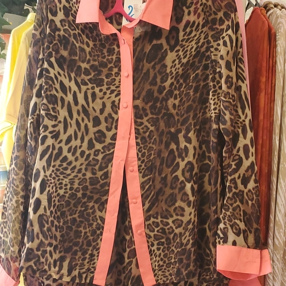 Purses,clothes, leggings, shorts, 2 piece outfits - Picture 2 of 13